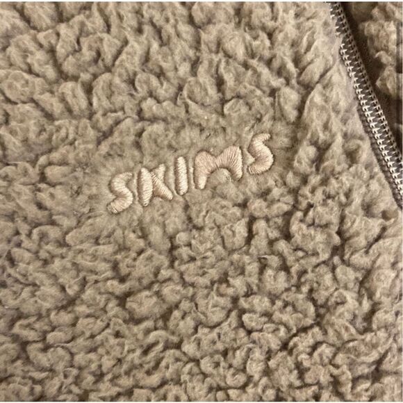 SKIMS Teddy Track Pants Sherpa Lounge in Desert Size Medium Light Brown Tan NEW - Picture 3 of 6